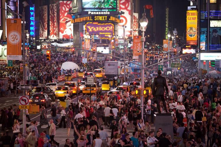 <p><span style="color:#B22222"><strong>11- NEW YORK CİTY</strong></span></p>
<p>Ülke: ABD</p>
<p>Nüfus: 18.8 milyon</p>
<p>Kıta: Kuzey Amerika</p>