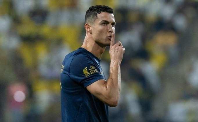 <p>2026'da oynanacak Dünya Kupası'nda yer almak isteyen Cristiano Ronaldo, Portekiz Milli Takımı'yla kariyerinin 6. Dünya Kupası'nda boy göstermenin planlarını yapıyor.</p>
