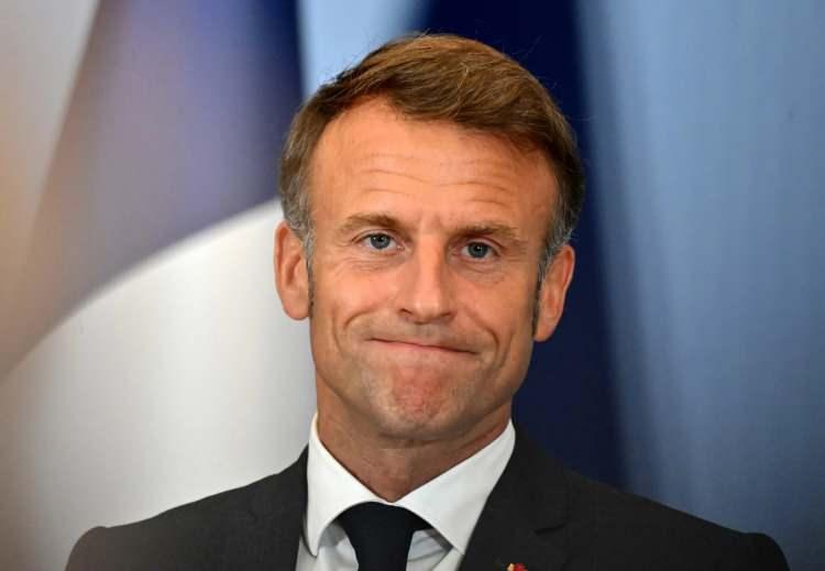 <p><strong><span style="color:#B22222">6)  EMMANUEL MACRON</span>  |  Fransa Başkanı</strong></p>
