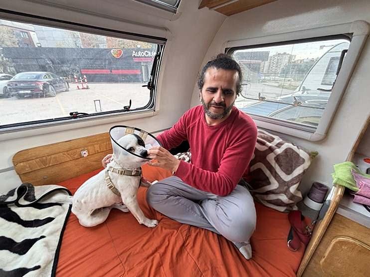 <p><strong>Sosyal hayattaki aktifliği ve yaşama sevinciyle öğrencilerine umut veren Gürel, öğretmenlik mesleğinde 15 yılı aşkın süredir başarıyla görev yapıyor.</strong></p>