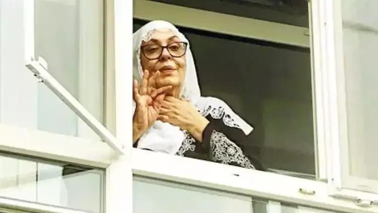 <p><em><span style="color:#800080"><strong>Oyuncu Necla Nazır'la 30 yılı aşkın bir süre hayat arkadaşlığı yaşayan Ferdi Tayfur'dan, eski hayat arkadaşına Boğaz'da bulunan ve 177 milyon TL'ye tekabül eden 5 milyon dolarlık bir villa kaldığı öne sürüldü. </strong></span></em></p>