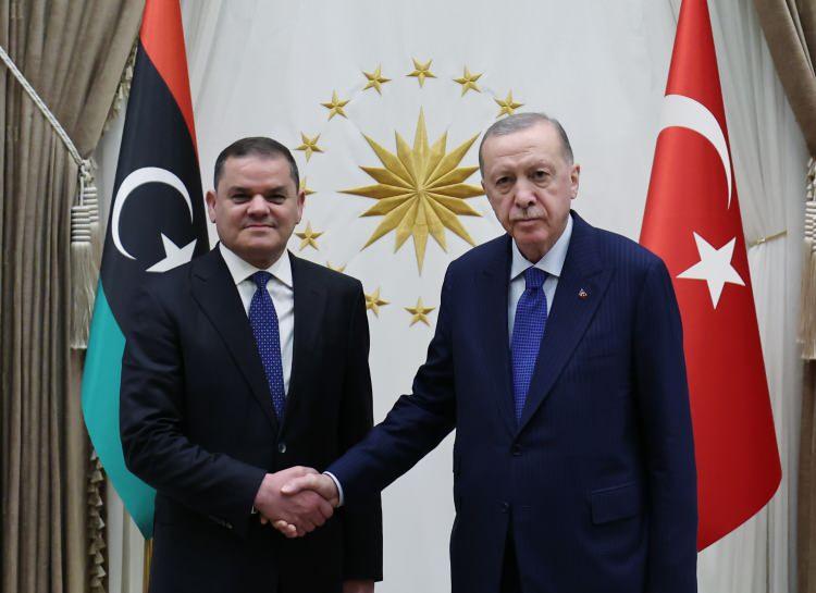 <p><span style="color:rgb(67, 67, 67)">Cumhurbaşkanı Erdoğan, Doğu Akdeniz'de Türkiye ve Libya'nın ortak çıkarlarının korunması için yakın temas ve işbirliğinin süreceğini kaydetti.</span></p>