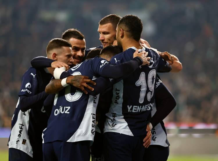 <p><strong>Mourinho geldiğinden beri oyun gücüne bakıyoruz. Bugün de son maç oynandı ve Süper Lig'de ikinci yarıya başlarken puan farkı 8.</strong>"</p>
