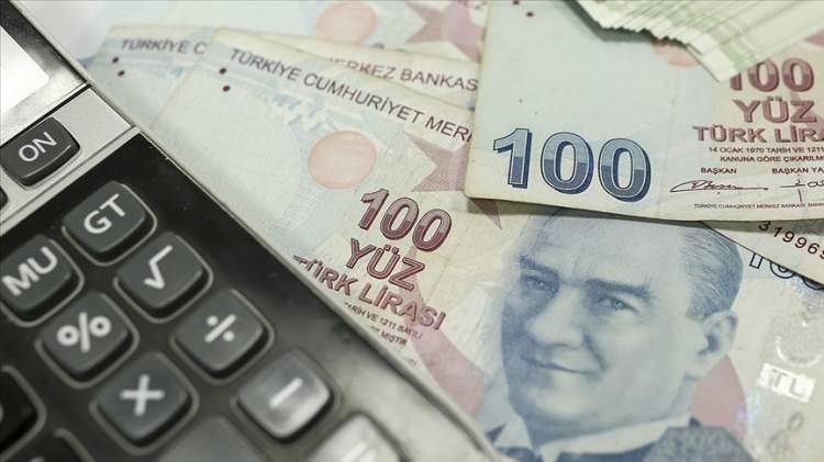 <p>Ancak alınan bir karar ile en düşük emekli maaşı da 12.500 TL'den 6 aylık enflasyon oranı olan yüzde 15.75 artırılarak 14.469 TL'ye çıkartıldı. </p>
<p> </p>