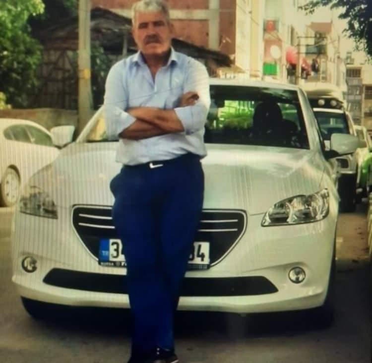 <p>Savcı, Samet O. ve Serhat O'nun maktul Fesih B'ye yönelik eylemi nedeniyle "kasten öldürme" suçundan müebbet hapis, "kasten öldürmeye teşebbüs" suçundan da iki kez 15 yıla kadar, kavga sırasında elinde bıçak bulunan sanıklardan İnan Y'nin ise "silahla kasten yaralama" suçundan 4,5 yıla kadar hapisle cezalandırılmasını istedi.</p>
