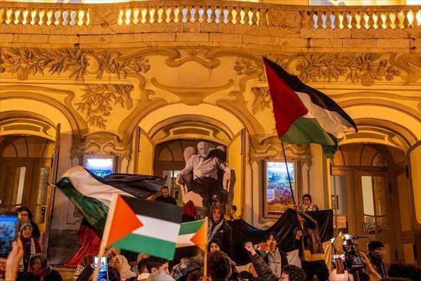 <p>İsrail ve Hamas arasında anlaşma sağlandığının duyurulması Tunus'ta sevinçle karşılandı.</p>

<p> </p>
