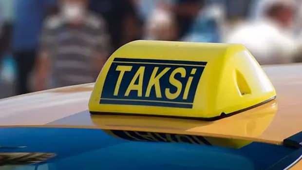 <p>Taksilerdeki kısa mesafe ücreti ise yüzde 35'lik artışla 100 liradan <strong>135 TL'ye</strong> çıkarıldı. </p>

<p> </p>
