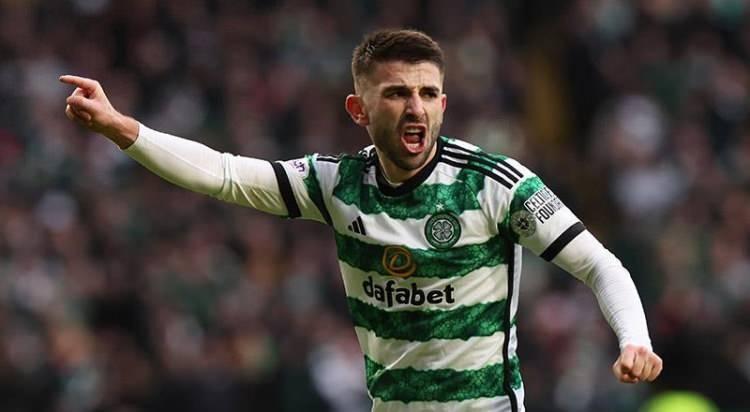 <p>Trabzonspor, ara transfer döneminde kadrosuna sol bek takviyesi yapmak istiyor. Bordo-Mavili ekipte Eren Elmalı'nın ayrılık ihtimaline karşı Celtic'ten Greg Taylor ismi ön plana çıkıyor.<br />
<br />
(Fotomaç)</p>