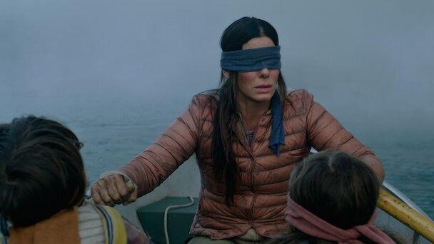 <p><span style="color:#FF0000"><strong>4. Bird Box</strong></span></p>
<p><span style="color:#000000"><strong>Oscar ödüllü Susanne Bier imzalı gerilim filmi "Bird Box", "Görünmeyen uğursuz bir varlığın toplumun büyük kısmını intihara sürüklemesinden beş yıl sonra, hayatta kalan bir kadın ve iki çocuğu güvenli bir yere ulaşmaya çabalar" diye tanıtılıyor. Başrolde ise Sandra Bullock yer alıyor.</strong></span></p>