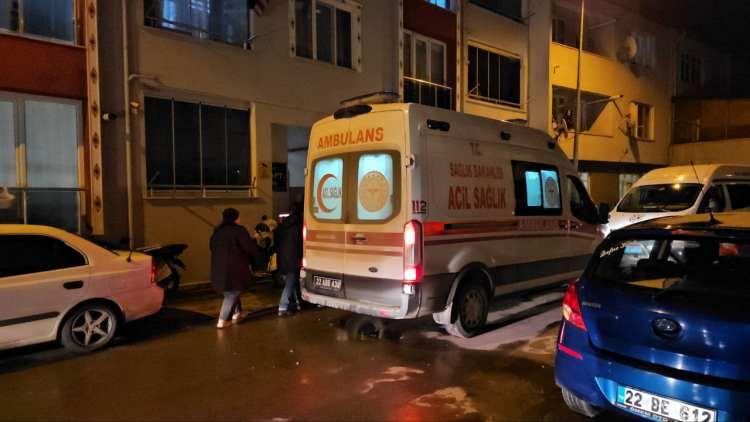 <p>Polis ekiplerinin inceleme yaptığı evde Cancı'nın cansız bedeni, savcının incelemesinin ardından Trakya Üniversitesi Tıp Fakültesi Hastanesi morguna kaldırıldı. </p>
