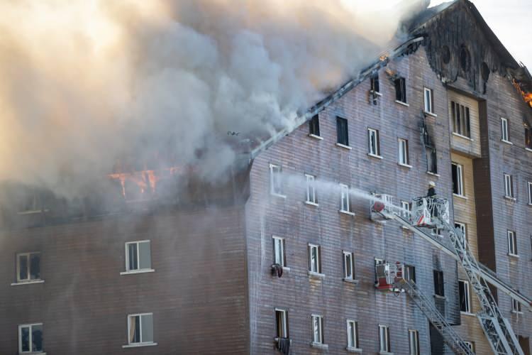 <p>Kartalkaya’daki Grand Kartal Otel’de yaşanan yangın felaketine ilişkin soruşturma sürüyor. </p>
