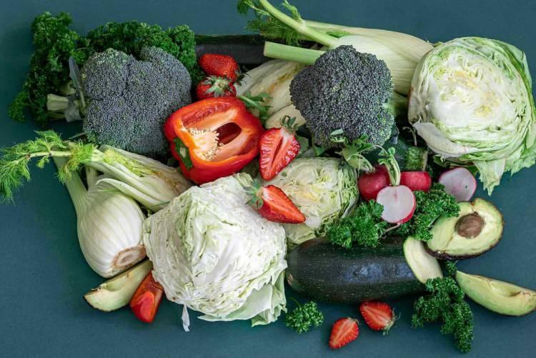 <p><span style="color:#000000"><strong>The Lancet'te yayımlanan "Uzun Yaşam Süresini Etkileyen Kritik Faktörler" başlıklı makaleye göre, olumlu yaşam tarzı değişiklikleri yapmak uzun yaşamın sırrı.</strong></span></p>