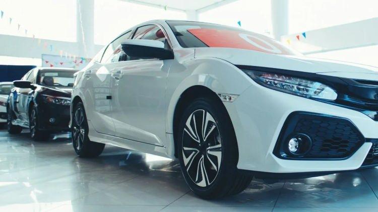 <p>Motor tipine göre, SUV otomobillerin 319 bin 956'sı benzin motorlu, 111 bin 123'ü hibrit motorlu, 86 bin 365'i elektrikli ve 39 bin 104'ü dizel motorlu tercih edildi.</p>
