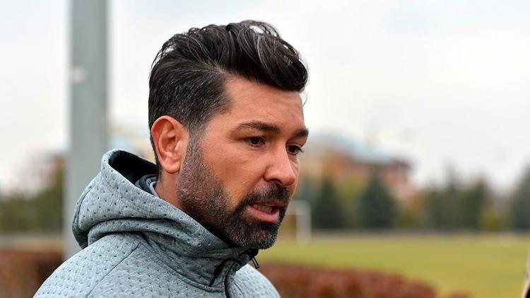 <p>Hakan Kutlu </p>
