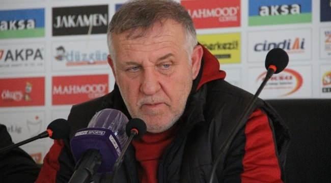 <p>Mesut Bakkal</p>
