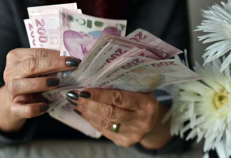 <p>10.000 TL – 14.999 TL arasında emekli maaşı alanlara 8.000 TL,</p>

<p> </p>

<p>15.000 TL – 19.999 TL arasında emekli maaşı alanlara 10.000 TL,</p>

<p> </p>

<p>20.000 TL ve daha fazla maaş alanlara 12.000 TL promosyon ödemesi yapılacaktır.</p>

<p> </p>
