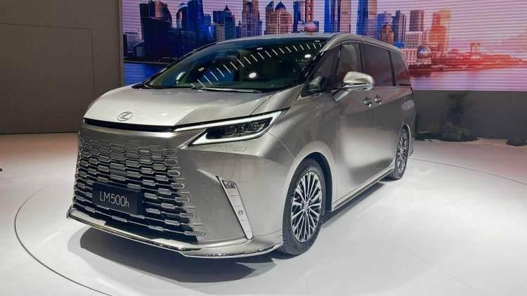 <p><strong>LEXUS LM</strong></p>

<p> </p>
