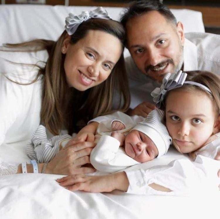 <p><strong>GÜNGÖR AİLESİ </strong></p>
<p>Edirneli iş insanı Burcu Filiz Güngör, eşi Kıvanç Güngör ve çocukları Pelin ve Kerem Güngör hayatını kaybetti.</p>