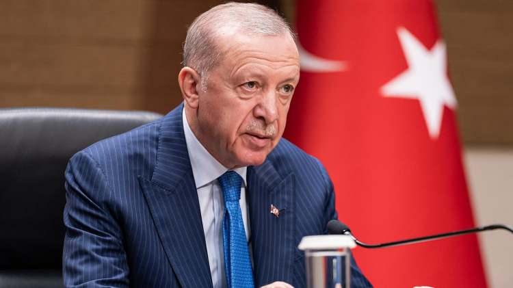 <p><span style="color:#B22222"><strong>1)  CUMHURBAŞKANI ERDOĞAN'IN MAAŞI NE KADAR?</strong></span></p>
