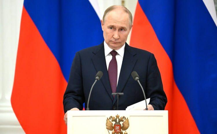 <p><strong><span style="color:#B22222">15)  VLADIMIR PUTIN </span> |  Rusya Başkanı</strong></p>
