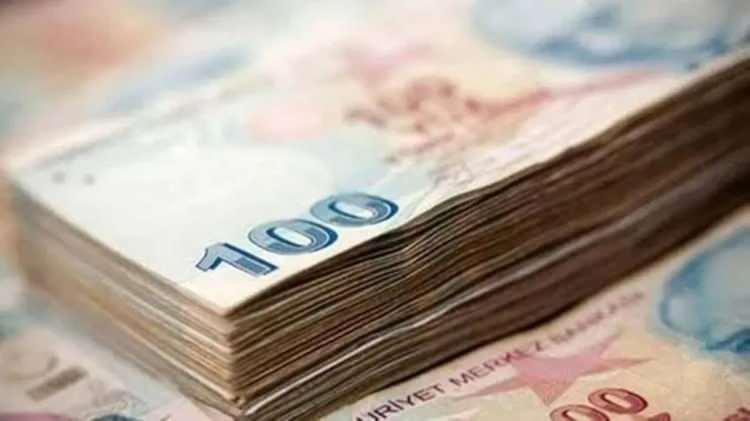 <p>SGK, bankalarla her yıl düzenli olarak yaptığı görüşmeler doğrultusunda promosyon tutarlarını emekli maaşı dilimlerine göre şekillendirmektedir. Bu kapsamda, önümüzdeki dönemde emeklilere daha avantajlı tekliflerin sunulması bekleniyor.</p>
