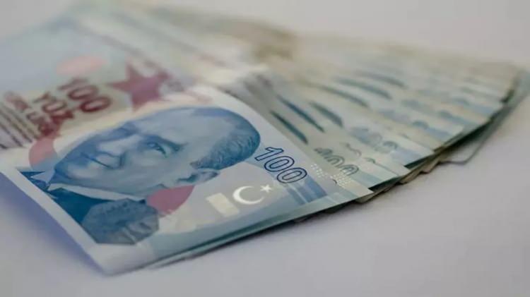 <p>Görüşmelerin Mart ayı başında tamamlanarak yeni protokolün yürürlüğe girmesi planlanıyor. Bankalar ise SGK’nın belirlediği rakamların üzerine çıkarak kendi inisiyatifleriyle daha yüksek promosyon ödemeleri teklif edebiliyor.</p>
