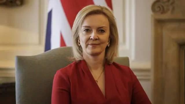 <p><strong><span style="color:#B22222">LIZ TRUSS </span> |  Eski Birleşik Krallık Başkanı  |  2022</strong></p>
