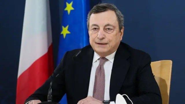 <p><strong><span style="color:#B22222">MARIO DRAGHI </span>  |  Eski İtalya Başkanı  |  2022</strong></p>

<p> </p>

<p><strong>Romano Prodi </strong>(2008)</p>

<p> </p>

<p><strong>Mario Monti </strong>(2013)</p>

<p> </p>

<p><strong>Enrico Letta </strong>(2014)</p>

<p> </p>

<p><strong>Matteo Renzi </strong>(2016)</p>

<p> </p>

<p><strong>Paolo Gentiloni </strong>(2018)</p>

<p> </p>

<p><strong>Giuseppe Conte </strong>(2021)</p>
