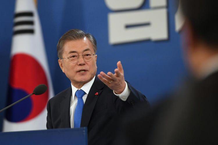 <p><strong><span style="color:#B22222">MOON JAE-IN </span> |  Eski Güney Kore Başkanı  |  2022</strong></p>

<p> </p>

<p><strong>Kim Dae-jung </strong>(2003)</p>

<p> </p>

<p><strong>Roh Moo-hyun</strong> (2008)</p>

<p> </p>

<p><strong>Lee Myung-bak</strong> (2013)</p>

<p> </p>

<p><strong>Park Geun-hye </strong>(2017)</p>

<p> </p>

<p><strong>Moon Jae-in</strong> (2022)</p>
