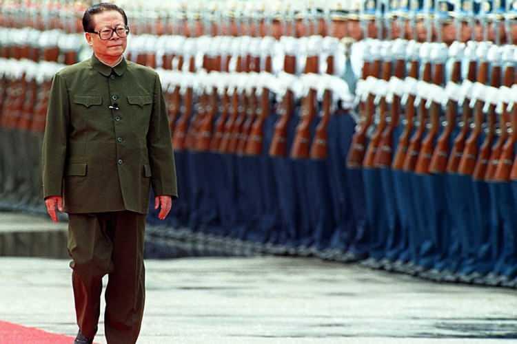 <p><strong><span style="color:#B22222">JIANG ZEMIN </span> |  Eski Çin Lideri  |  2003</strong></p>
