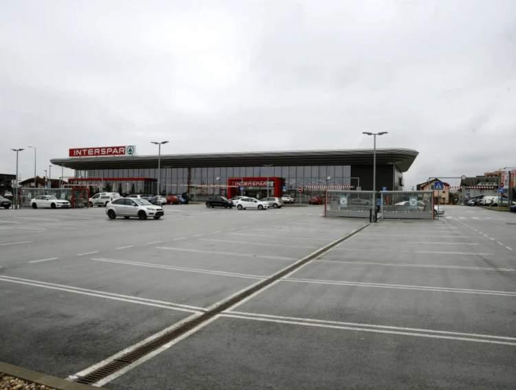 <p>Hırvatistan’da vatandaşlar, yüksek fiyatlar ve pahalılık nedeniyle mağazaları, süpermarket zincirlerini ve benzin istasyonlarını boykot etti.</p>

<p> </p>
