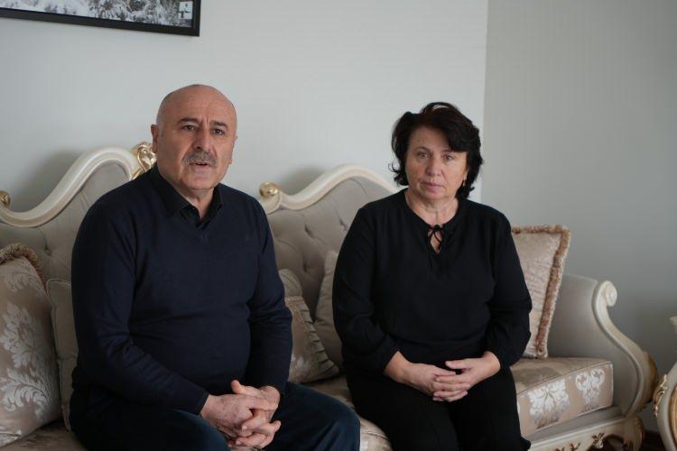 <p><strong><span data-darkreader-inline-color="" style="--darkreader-inline-color:#df5858; color:rgb(178, 34, 34)">“EYLEM TOK ‘BİZİM EVLADIMIZ' DESEYDİ BELKİ EVLADIM YAŞIYOR OLACAKTI”</span></strong></p>
<p>Acılarının ilk günkü gibi olduğunu söyleyen baba Özer Aci, <strong>“Kaza olabilir dedik ama kazadan sonra yaşananların vahşet olduğunu söyledik. En son çıkan sağlıkla ilgili bilirkişi raporunda rahmetli oğlumun kan kaybından öldüğü söyleniyor. Çocuğu vesile olmuş ama onun çarpmasıyla ölmemiş, ben de şunu söylüyorum; çarpmasaydı ölmeyecekti. Yaramız taze, içimiz yanmaya devam ediyor, ilk günkü gibi mücadeleye devam ediyorum ama şanslıyız, bu insanlar şu an hapishanede, 14 Haziran‘dan bu yana. Ben değil biz olmalıyız, ne yazık ki Bolu'da da şunu gördük; insanlar benlikten çıkamadı. Otelde 80 kişiye yakın insan ölmüş, insanlar halen karşıda kayak yapıyor, çok üzüldüm. Eylem Tok ‘Bizim evladımız' deseydi belki evladım yaşıyor olacaktı, yakalandıkları için en azından cezalarını az veya çok çekecekler, çekmeye başladılar, çeksinler, biraz daha kalsınlar. Benim bugün, yarın gelsinler diye acelem yok”</strong> dedi.</p>