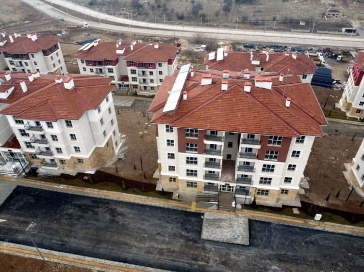 <p>Ekonomim'in aktardığına göre; son olarak, TOKİ Gaziantep'te yeni bir konut projesi başlattığını duyurdu. Bu projede 190'dan fazla dairenin satılacağı açıklandı.</p>
<p> </p>