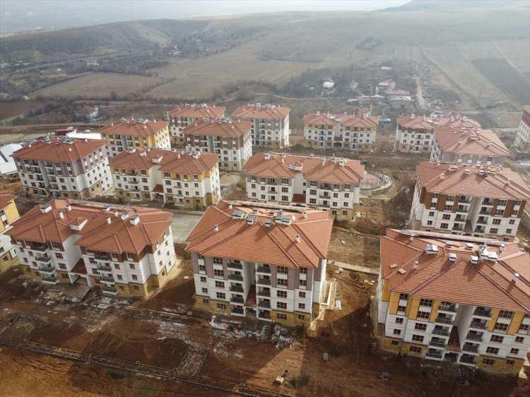 <p>Asil hak sahipleri sözleşme imzalama tarihleri, 17 Şubat 2025 - 28 Şubat 2025 olarak açıklandı. Yedek hak sahipleri içinse sözleşme imzalama tarihleri, 10 Mart 2025 - 14 Mart 2025 olarak duyuruldu.</p>

<p> </p>
