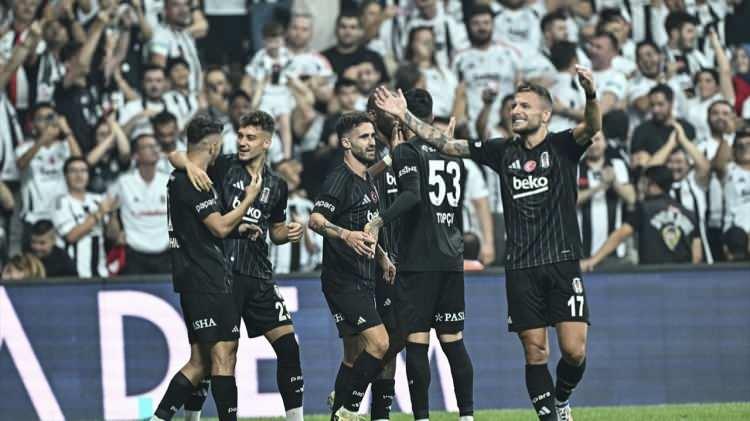 <p>Ligin favorisi gösterilen Galatasaray’ın şampiyon olacağını düşünen Beşiktaş taraftarının oranı ise yalnızca yüzde 20,2.</p>
