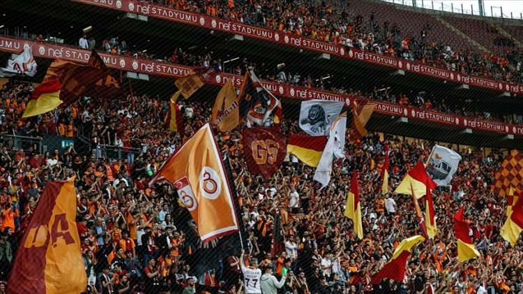<p>Galatasaray taraftarı yüzde 92,8 ile kendilerinin yüzde 4,2’si ise Fenerbahçe’nin şampiyon olacağını düşünüyor.</p>
