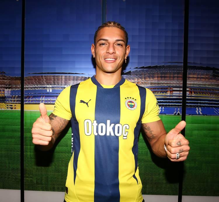 <p>5- Diego Carlos | 11 Milyon Euro</p>