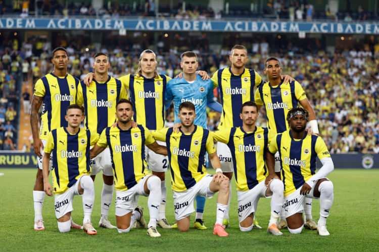 <p>Güncellenen listede yer alan 15 futbolcunun 9'unun Sarı-lacivertli takımdan olması dikkat çekti.</p>
