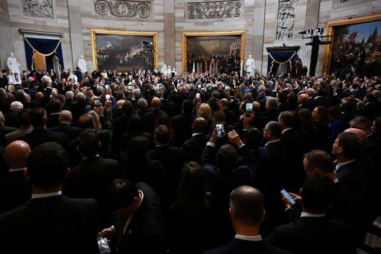 <p>ABD’de, 1868’den bu yana uygulanan ‘doğumla vatandaşlık hakkı’, Donald Trump’ın başkanlık kararnamesi ile kaldırıldı. </p>

