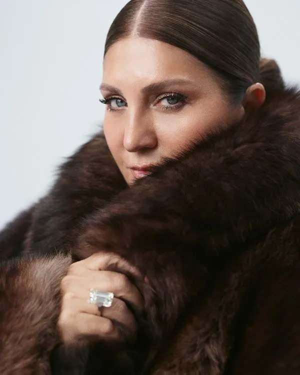 <p><span style="color:#B22222"><strong>SİBEL CAN</strong></span></p>

<p>Ünlü şarkıcı Sibel Can, oğlu Emir’i Amerika’da dünyaya getirdi.</p>
