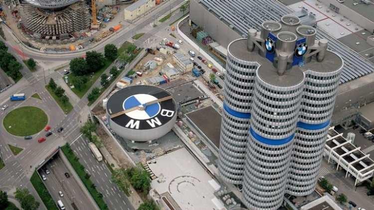 <p><span style="color:#A52A2A"><strong>BMW</strong></span></p>
<p>BMW'nin Meksika'nın San Luis Potosi kentindeki fabrikası, 3 Serisi, 2 Serisi Coupe ve M2 üretiyor ve otomobil üreticisine göre, üretimin neredeyse tamamı ABD'ye ve dünya çapındaki diğer pazarlara gidiyor.</p>