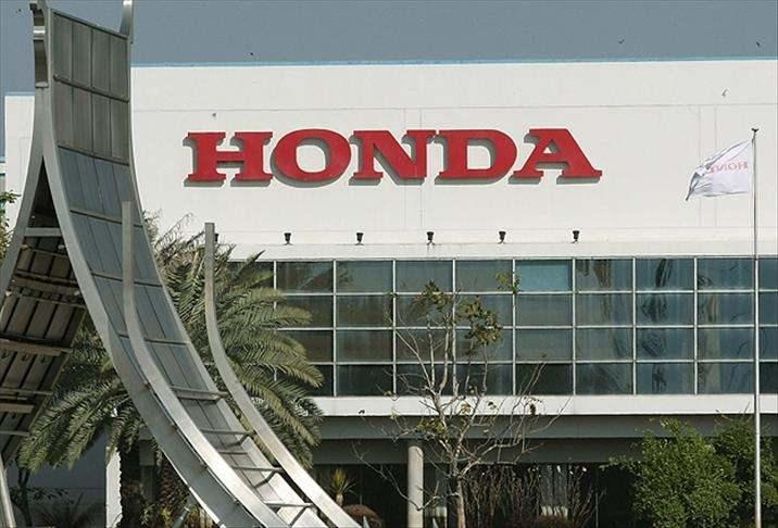 <p><span style="color:#B22222"><strong>Honda</strong></span></p>
<p>Honda, Meksika üretiminin yüzde 80'ini ABD pazarına gönderiyor ve Operasyon Direktörü Shinji Aoyama, Kasım ayında ABD'nin ülkeden ithal edilen araçlara kalıcı gümrük vergileri uygulaması durumunda şirketin üretimi kaydırmayı düşünmesi gerekeceği konusunda uyardı.</p>
