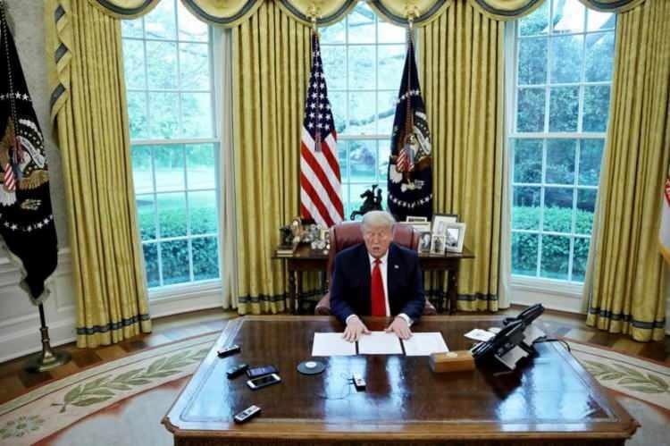 <p>Ofise dönüş</p>
<p>Trump, yürütmedeki tüm departman ve kurum şeflerine evden çalışma seçeneklerini ortadan kaldırmalarını ve çalışanları “mümkün olan en kısa sürede” yüz yüze çalışmaya geri döndürmelerini emretti. Beyaz Saray günün erken saatlerinde kamu çalışanlarının yalnızca yüzde 6'sının “ofiste çalıştığını” açıklamıştı.</p>