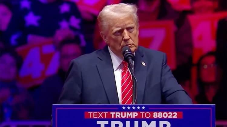 <p><span style="color:#B22222"><strong>DONALD TRUMP'IN ALACAĞI MAAL BELLİ OLDU!</strong></span></p>
<p> </p>
<p>Donald Trump'ın ABD'nin yeni başkanı olmasından sonra, alacağı maaş merak konusu oldu. Dünya liderlerinin maaşları, ülkelerinin ekonomik durumları ve politik yapılarıyla yakından ilişkilidir. <strong>Bu durumda tüm gözler ABD'nin yeni Başkanı olan Donald Trump'ın alacağı maaşta...</strong></p>