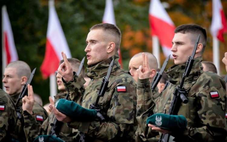 <p><strong><span style="color:#B22222">20)  POLONYA</span>  |  YÜZDE 40</strong></p>

<p> </p>

<p>NATO üyeliği ve güçlü savunma.</p>
