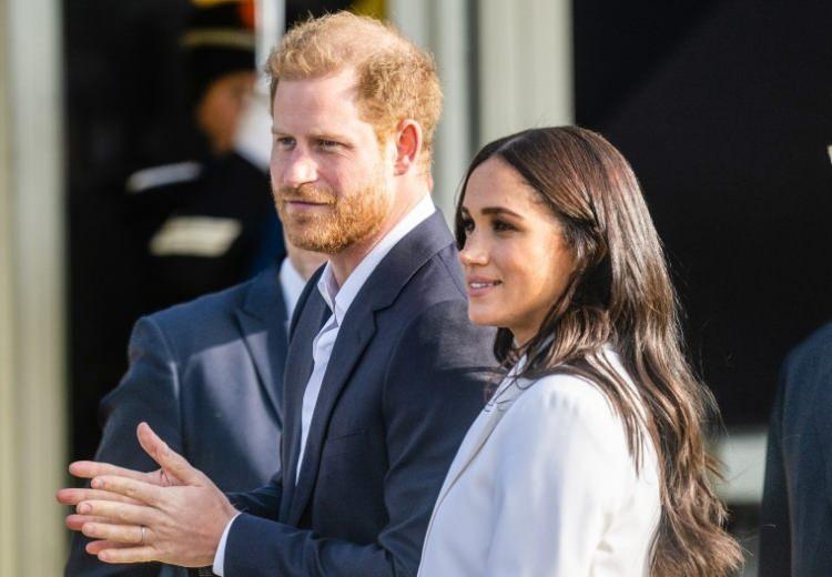 <p><span style="color:#000000"><strong>İngiliz Kraliyet Ailesinin asi üyesi Prens Harry, 2020 yılında radikal bir karara imza atarak eşi Meghan Markle ile birlikte hem aileden hem de İngiltere'den ayrılarak ABD'ye yerleşmişti. </strong></span></p>
