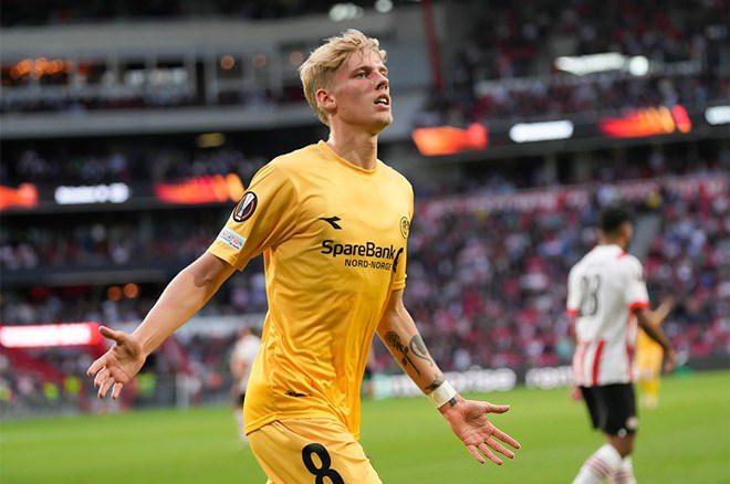 <p>Albert Gronbaek ➡Southampton (Kiralık)</p>