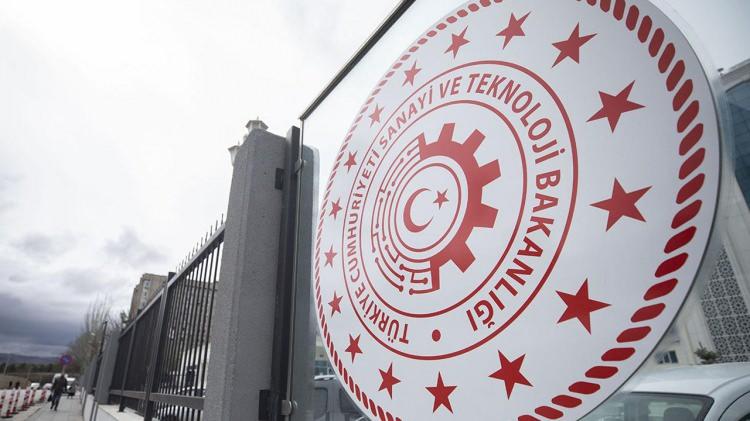 <p><span style="color:#B22222"><strong>BAŞVURU TARİHLERİ:</strong></span></p>
<p>Başvurular, 31 Ocak - 17 Şubat 2025 tarihleri arasında Cumhurbaşkanlığı Kariyer Kapısı (https://isealimkariyerkapisi.cbiko.gov.tr) üzerinden, e-Devlet şifresi ile giriş yaparak alınacaktır.</p>