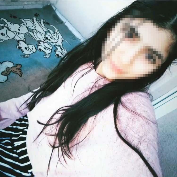 <p> Sağlık ekipleri, yaptığı kontrolde 4 kişinin de tabancayla vurularak hayatını kaybettiğini belirlerken polis, sokakta geniş güvenlik önlemi aldı.</p>
<p> </p>