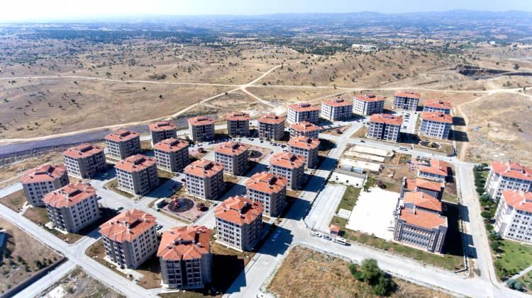 <p><span style="color:#B22222"><strong>EĞİM VE ARAZİNİN YERLEŞİME UYGUNLUĞU GÖZETİLECEK</strong></span></p>

<p> </p>
